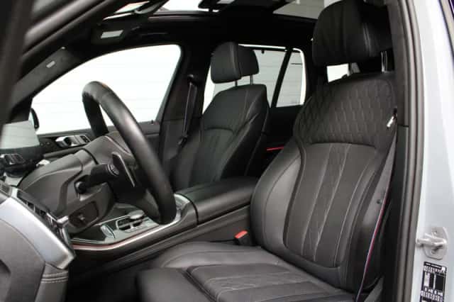 BMW X5 (2024) thumbnail 4