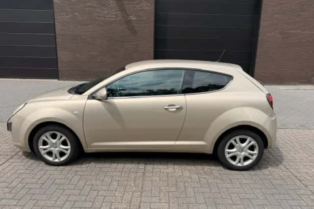 Alfa Romeo Mito (2010) thumbnail 2
