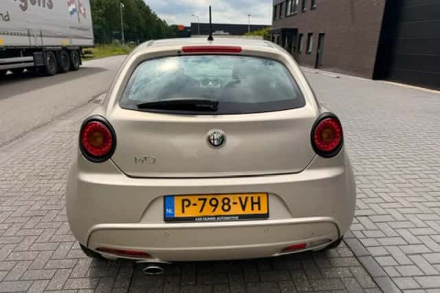 Alfa Romeo Mito (2010) thumbnail 4