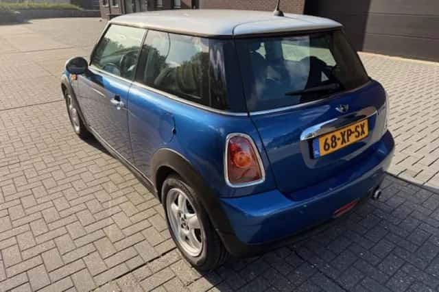 MINI Cooper (2007) thumbnail 3