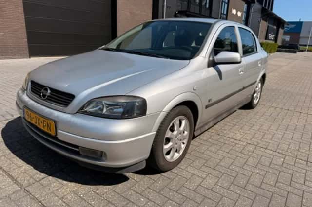 Opel Astra (2002) thumbnail 1