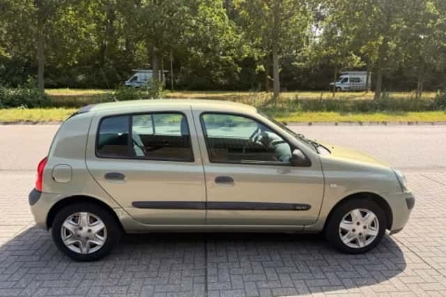 Renault Clio (2003) thumbnail 6
