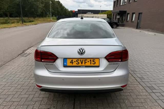 Volkswagen Jetta (2013) thumbnail 4