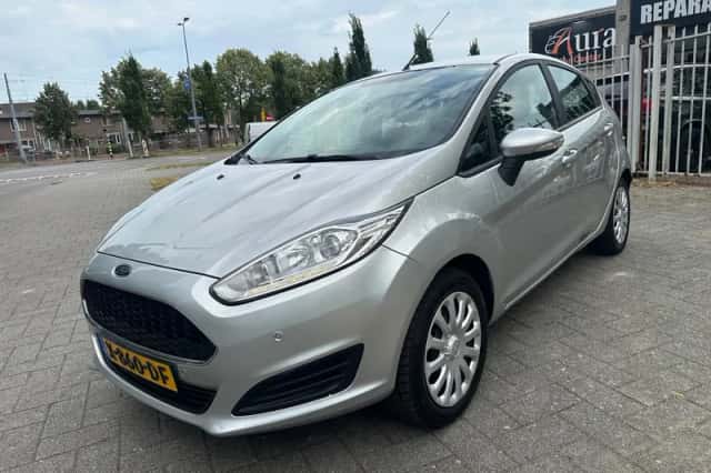 Ford Fiesta (2017) thumbnail 2