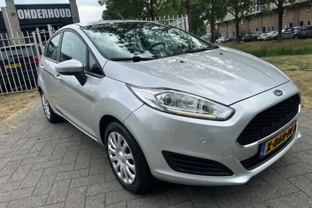 Ford Fiesta (2017) thumbnail 3