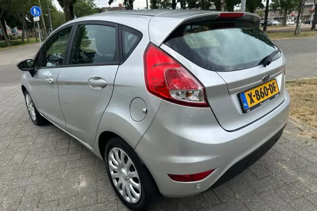 Ford Fiesta (2017) thumbnail 5