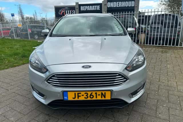 Ford Focus (2015) thumbnail 3