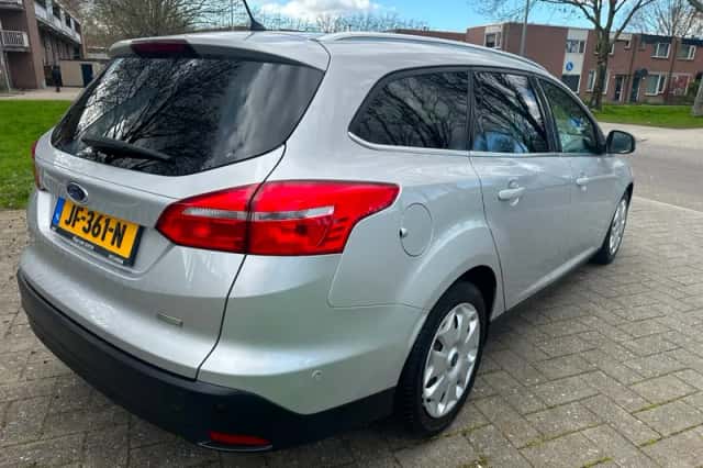 Ford Focus (2015) thumbnail 4