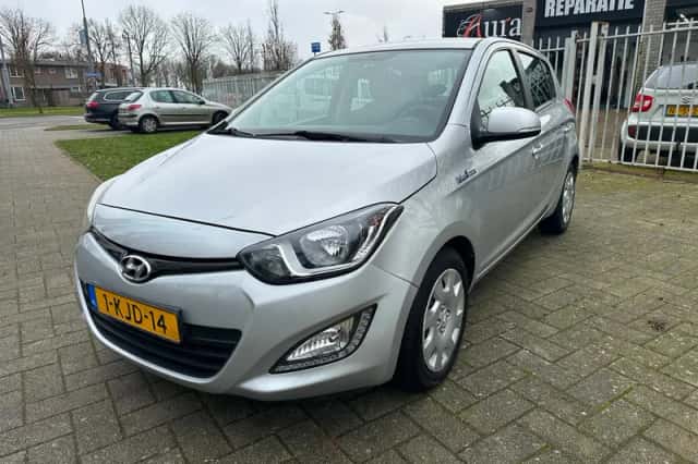 Hyundai i20 (2013) thumbnail 1
