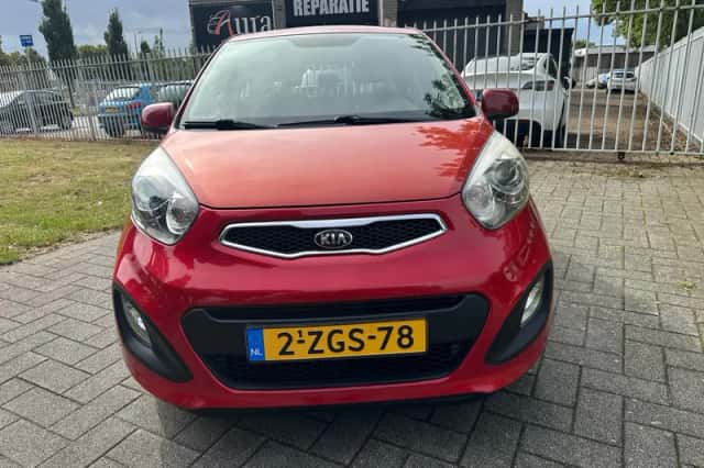 Kia Picanto (2015) thumbnail 4