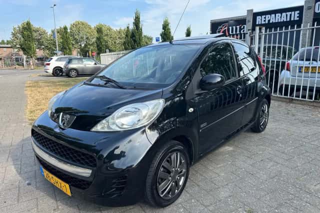 Peugeot 107 (2011) thumbnail 2