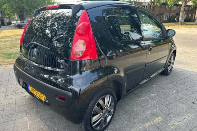 Peugeot 107 (2011) thumbnail 5