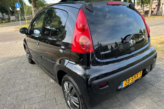 Peugeot 107 (2011) thumbnail 6