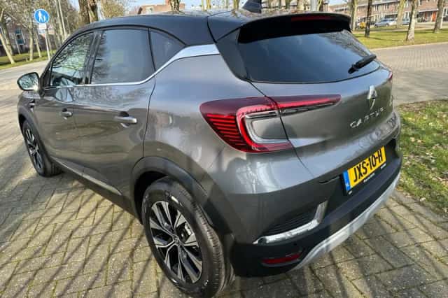 Renault Captur (2024) thumbnail 4