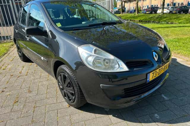 Renault Clio (2008) thumbnail 3