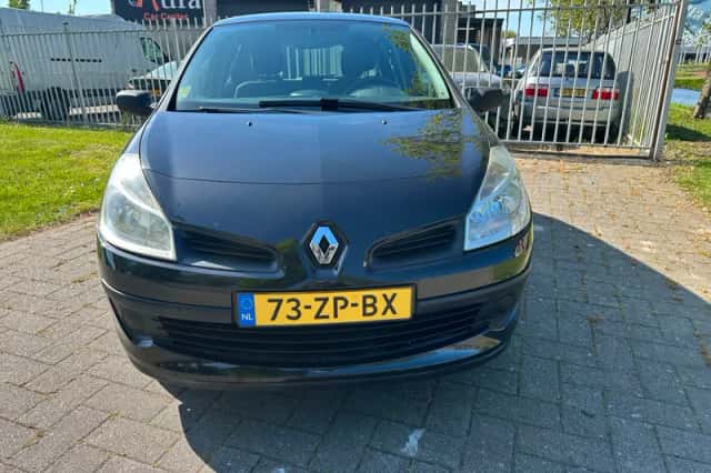 Renault Clio (2008) thumbnail 4