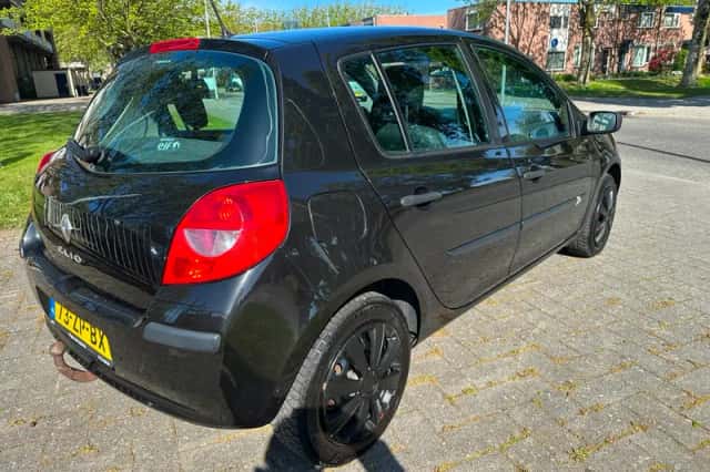 Renault Clio (2008) thumbnail 6