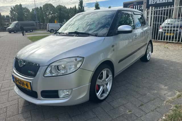 Škoda Fabia (2008) thumbnail 2