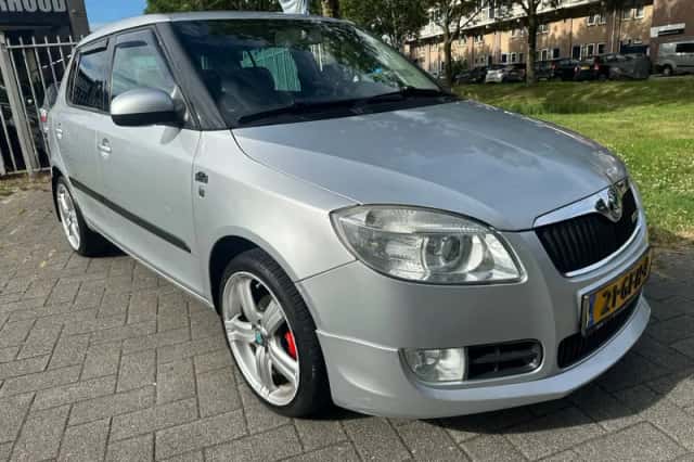 Škoda Fabia (2008) thumbnail 3