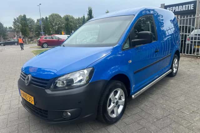 Volkswagen Caddy (2011) thumbnail 2