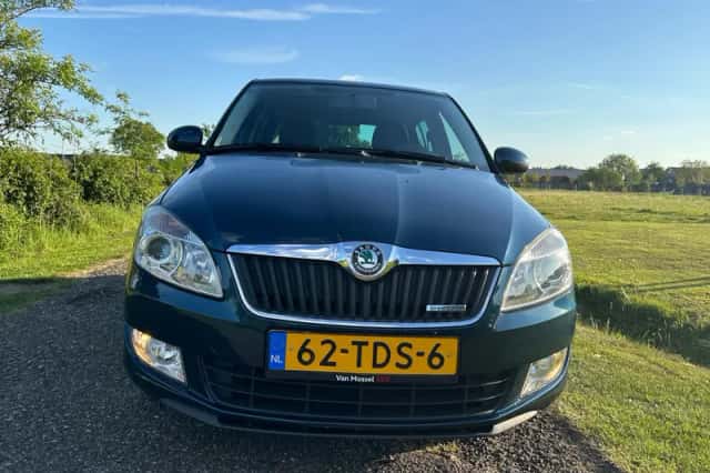 Škoda Fabia (2012) thumbnail 2
