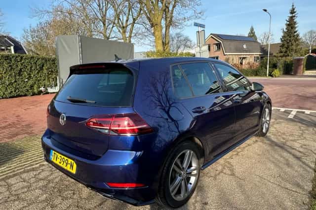 Volkswagen Golf (2018) thumbnail 5