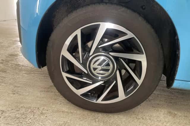 Volkswagen Up! (2018) thumbnail 5