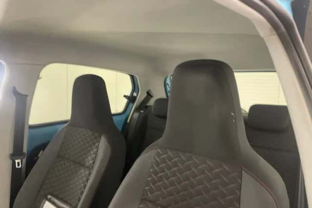 Volkswagen Up! (2018) thumbnail 6