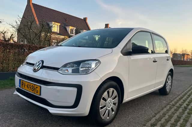 Volkswagen Up! (2017) thumbnail 1