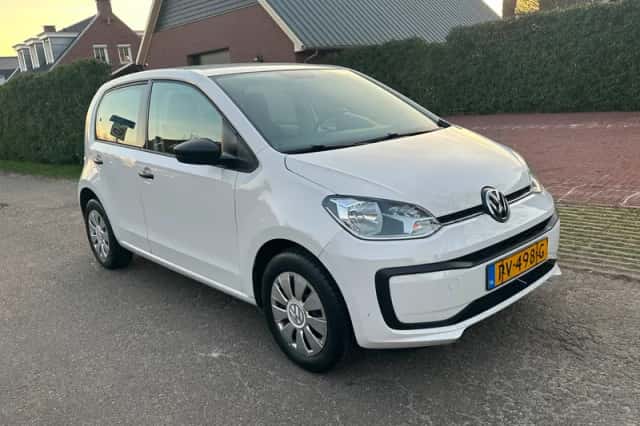 Volkswagen Up! (2017) thumbnail 3