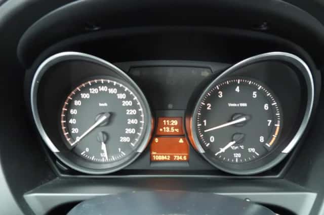 BMW Z4 (2010) thumbnail 12