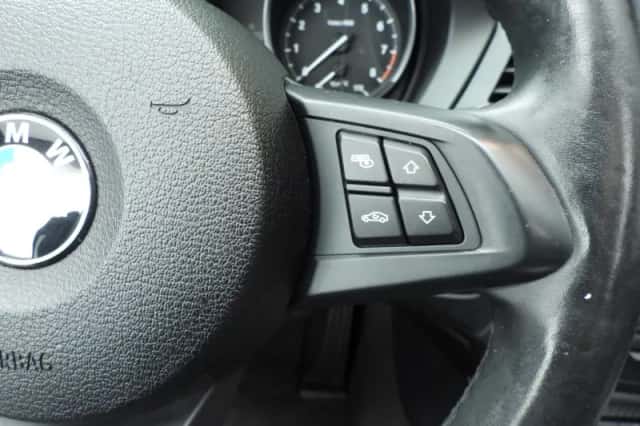 BMW Z4 (2010) thumbnail 15
