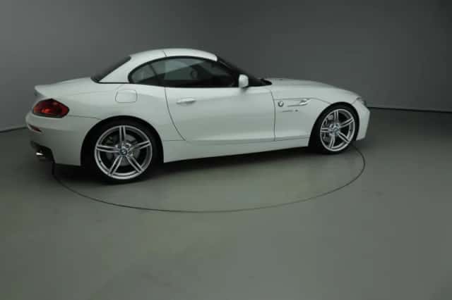 BMW Z4 (2010) thumbnail 21