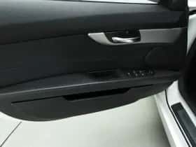 BMW Z4 (2010) thumbnail 22