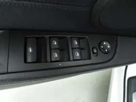 BMW Z4 (2010) thumbnail 23