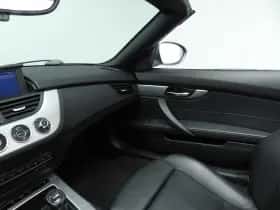 BMW Z4 (2010) thumbnail 39