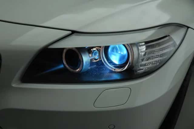 BMW Z4 (2010) thumbnail 42