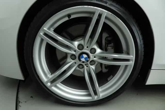 BMW Z4 (2010) thumbnail 43