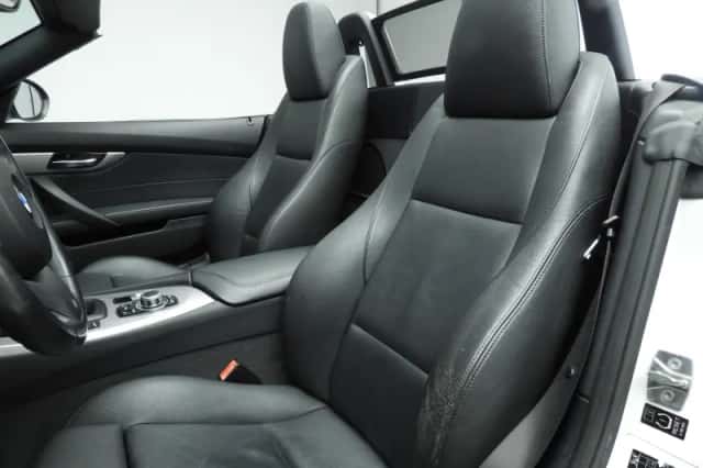 BMW Z4 (2010) thumbnail 8