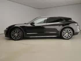 Porsche Taycan (2022) thumbnail 2