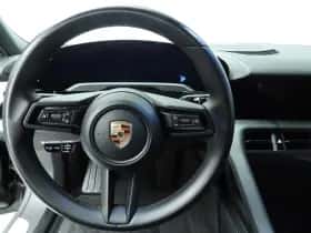 Porsche Taycan (2022) thumbnail 11
