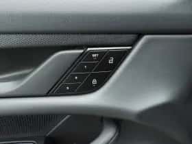 Porsche Taycan (2022) thumbnail 22