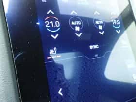Porsche Taycan (2022) thumbnail 28