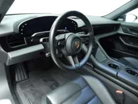 Porsche Taycan (2022) thumbnail 6