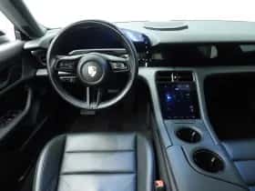 Porsche Taycan (2022) thumbnail 10