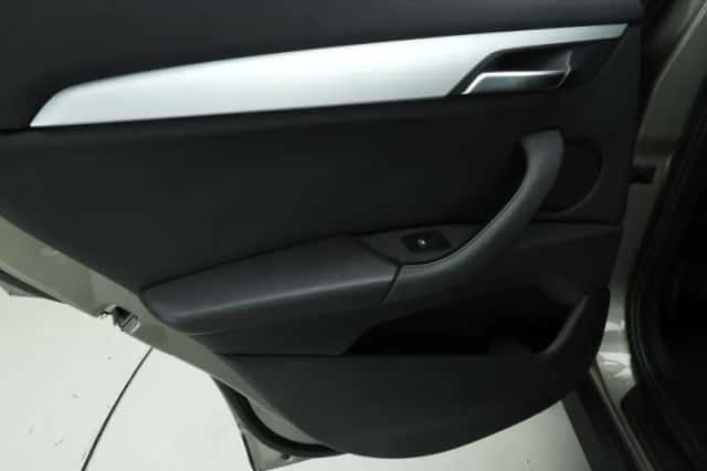 BMW X1 (2018) thumbnail 17