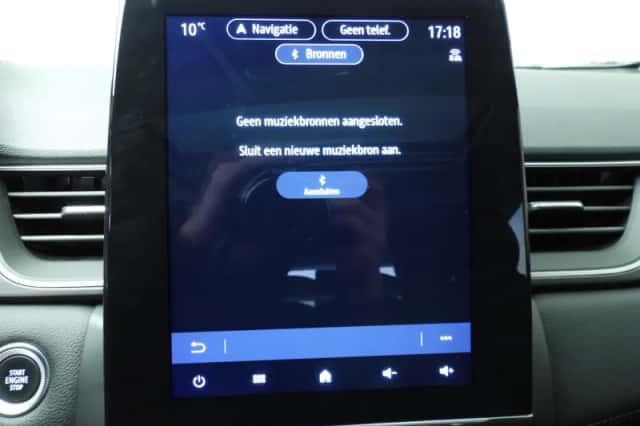 Renault Captur (2020) thumbnail 23