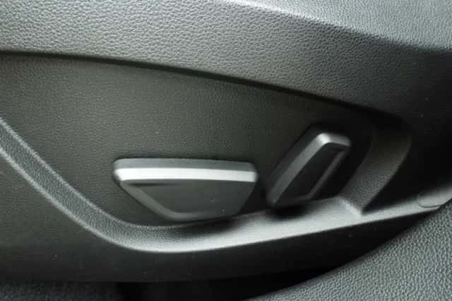 Renault Captur (2020) thumbnail 38
