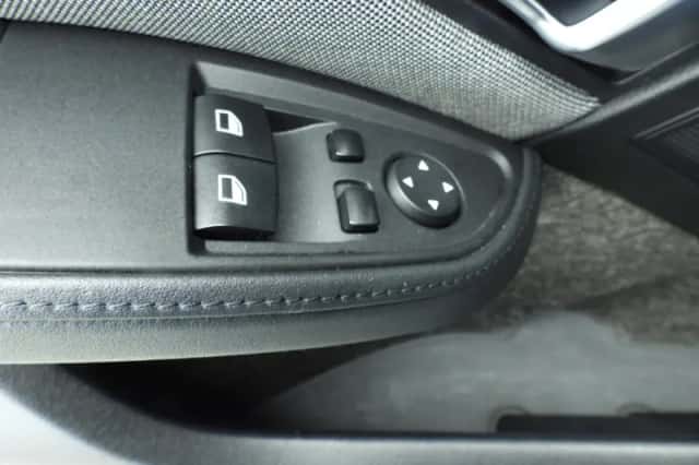 BMW i3 (2015) thumbnail 18