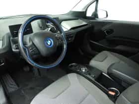 BMW i3 (2015) thumbnail 5